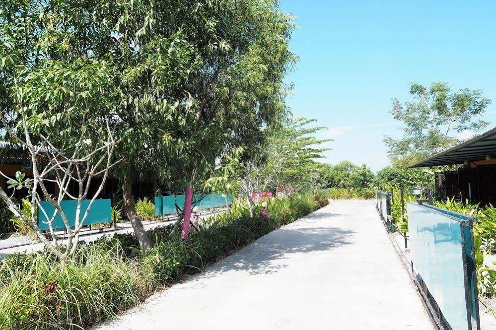 Tonrak Resort Ban Ongkharak Exteriér fotografie